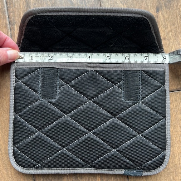 Timbuk2 Quilted Plush Velcro E-Reader - Picture 8 of 9
